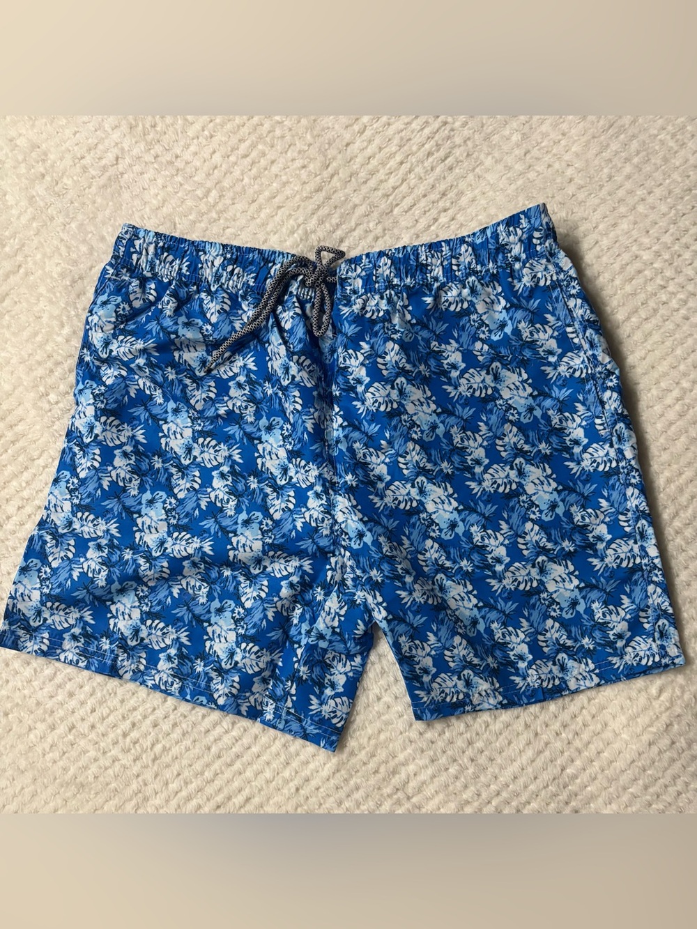 Men's Biwisy Blue Floral Swim Trunks with Drawstring Size Large